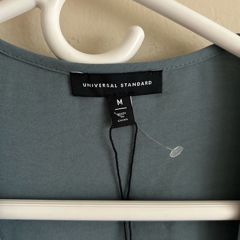 Universal Standard Wrap Dress - Picture 4 of 10